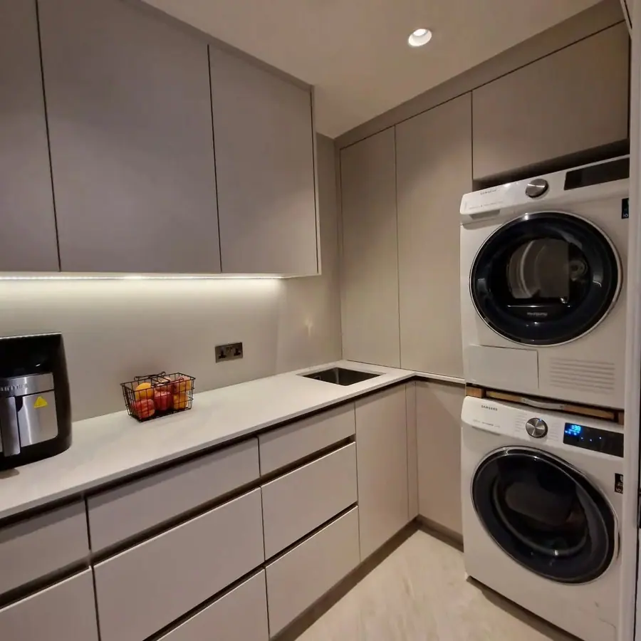 Handleless utility room built to size